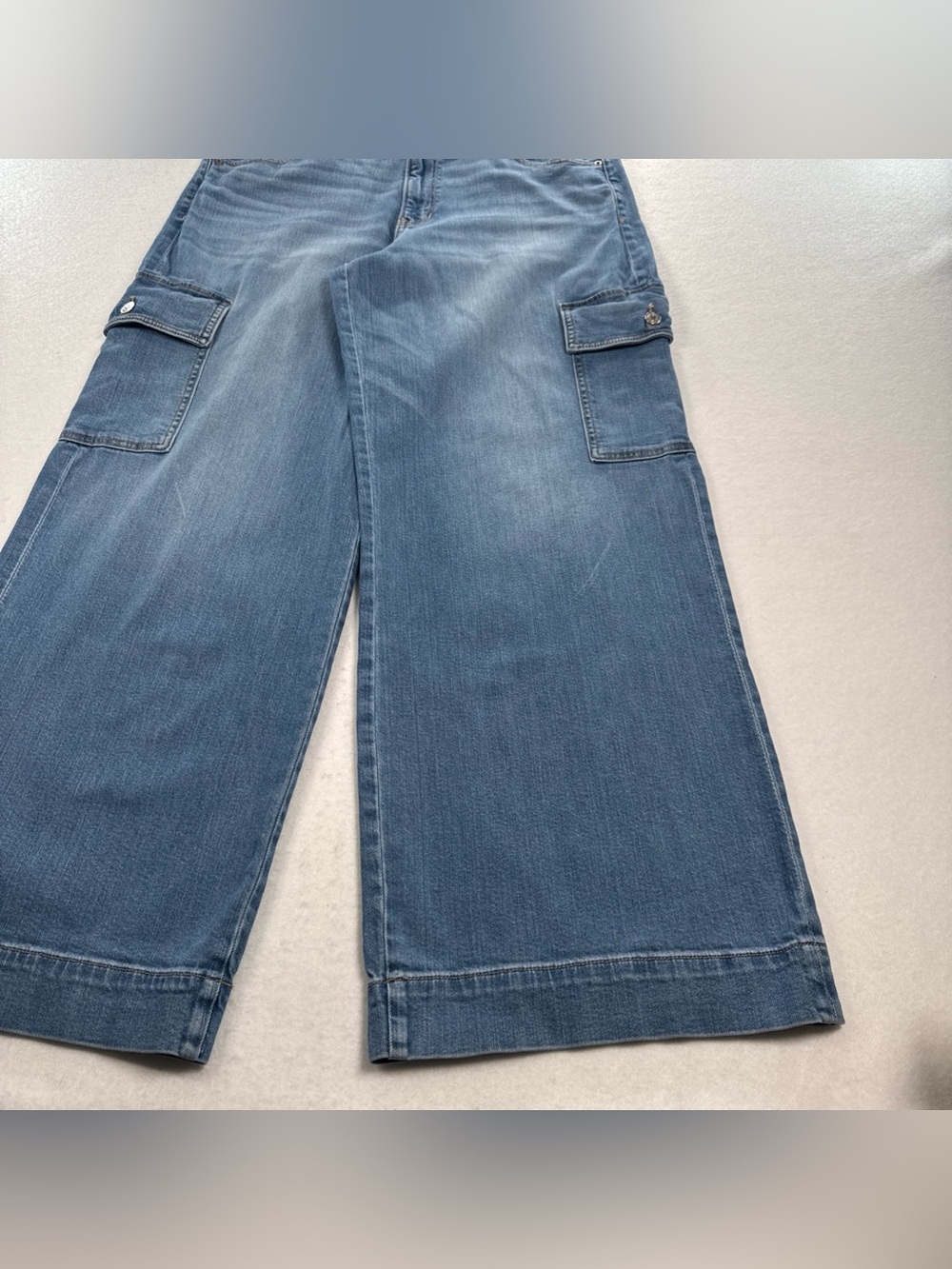American Eagle Super High-Rise Baggy Wide Leg Cargo Jeans Women’s 18 L Stretch - Picture 7 of 9